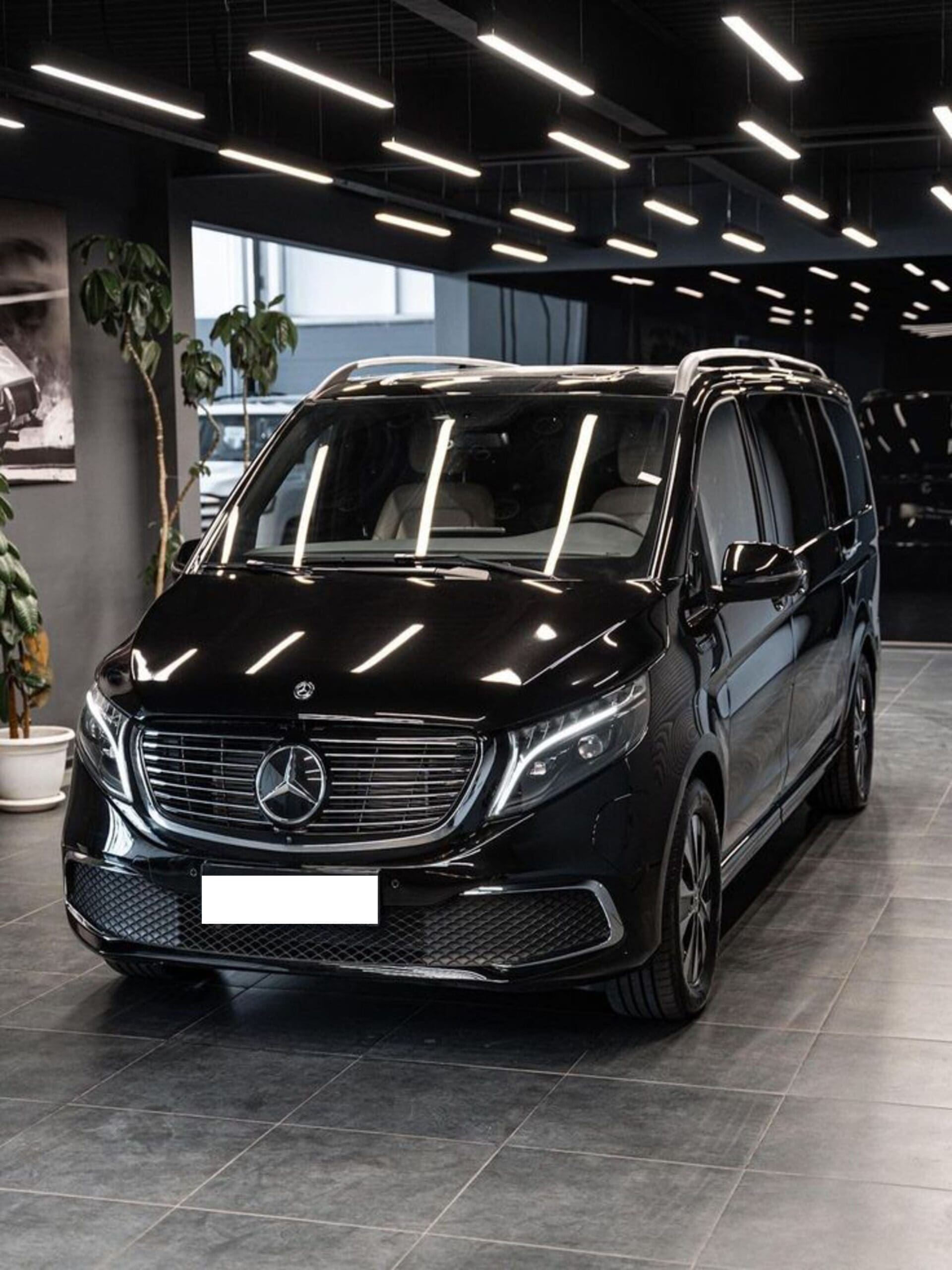 Van Mercedes-Benz Classe V luxueux pour un transport VTC haut de gamme à Montpellier et sa région, idéal pour les groupes et les déplacements professionnels